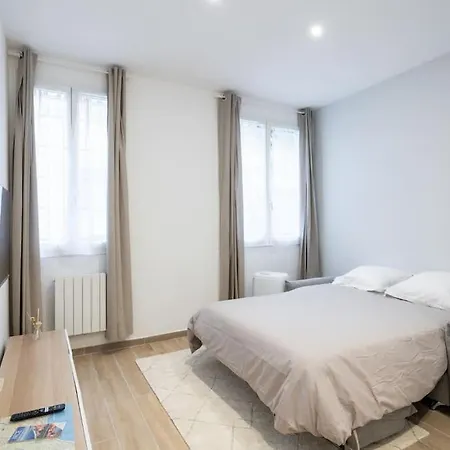 - Carre D'or * Νίκαια